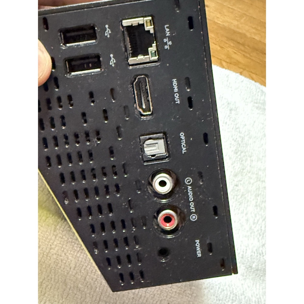 D-Link Boxee TV digital media Box, With Remote , No Power Cord - Picture 3 of 5